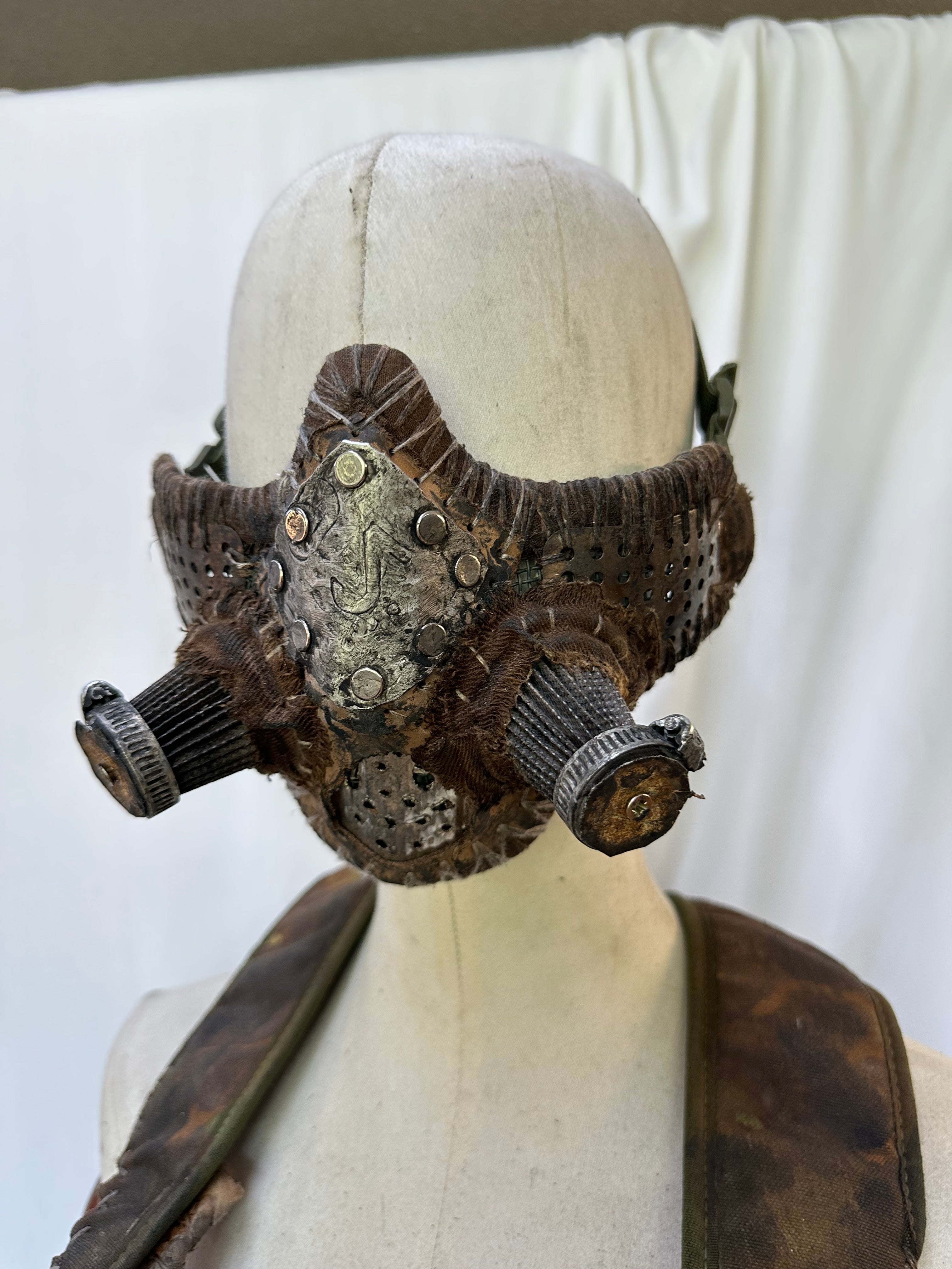 Post-apocalyptic Armor Mask