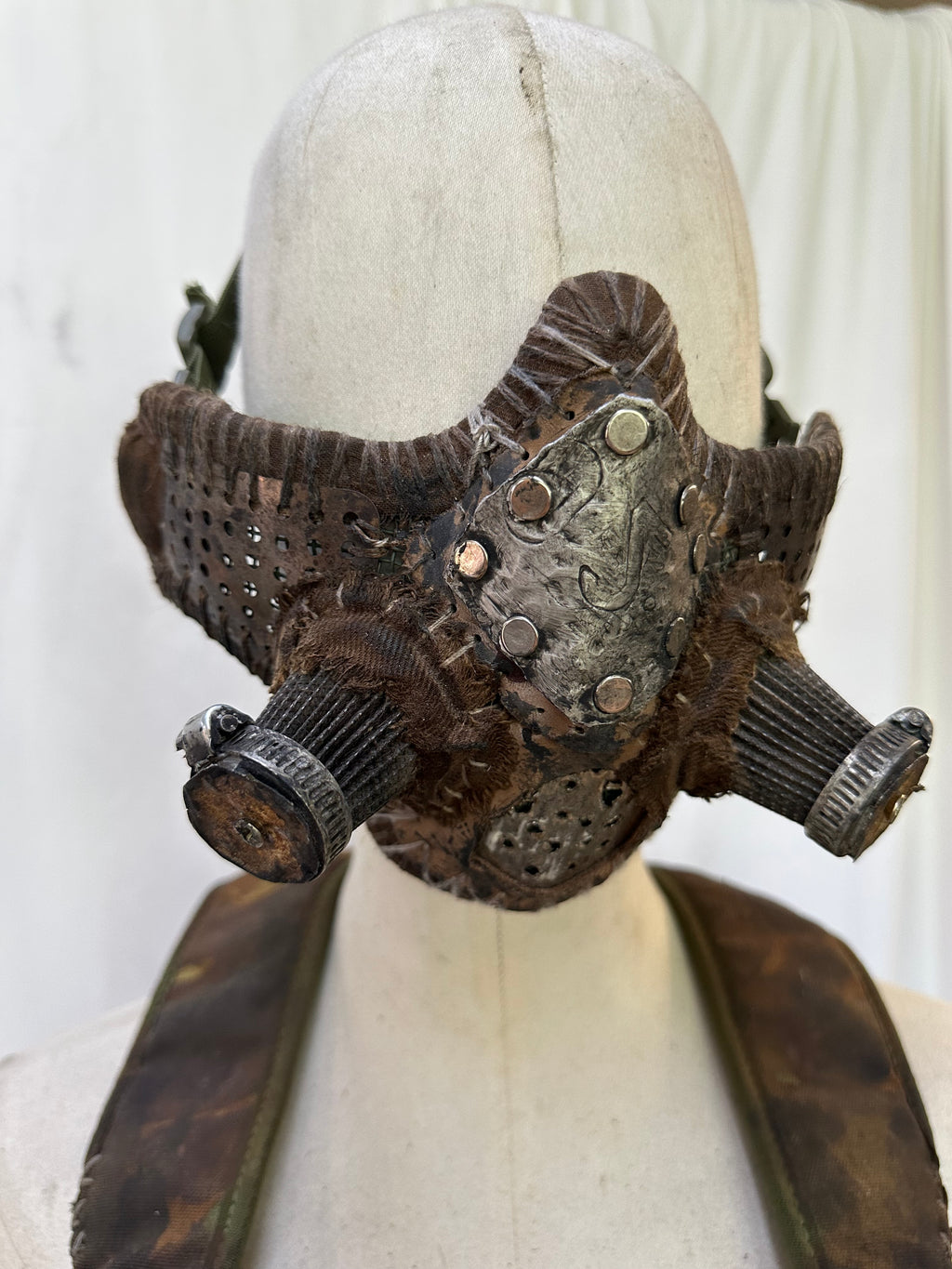 Post-apocalyptic Armor Mask